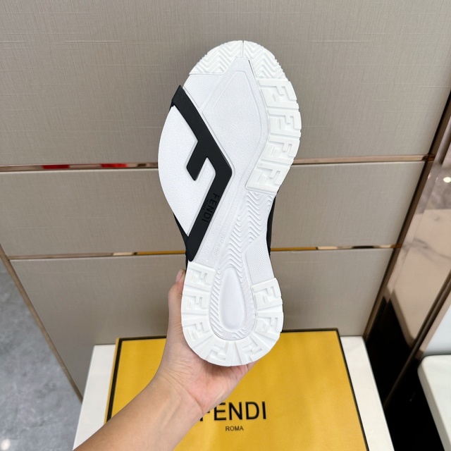 펜디 FENDI 남성 스니커즈 F321