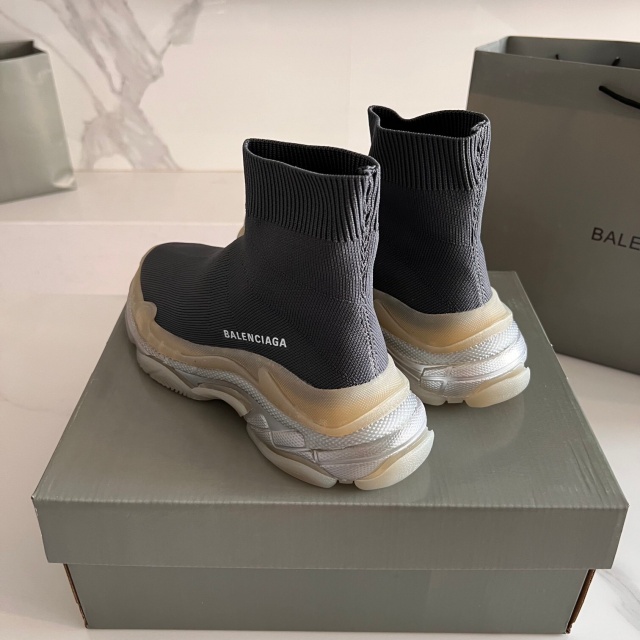 발렌시아가 Balenciaga 남여공용 스니커즈 BG0829