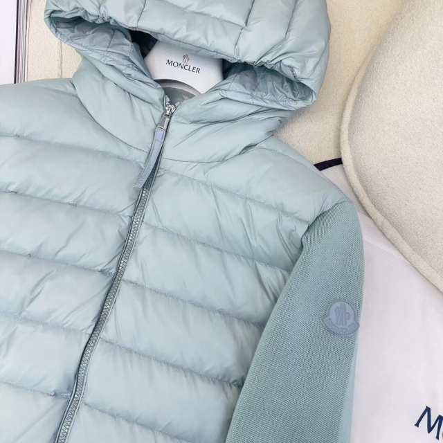 몽클레어 Moncler 여성 패딩 M02895