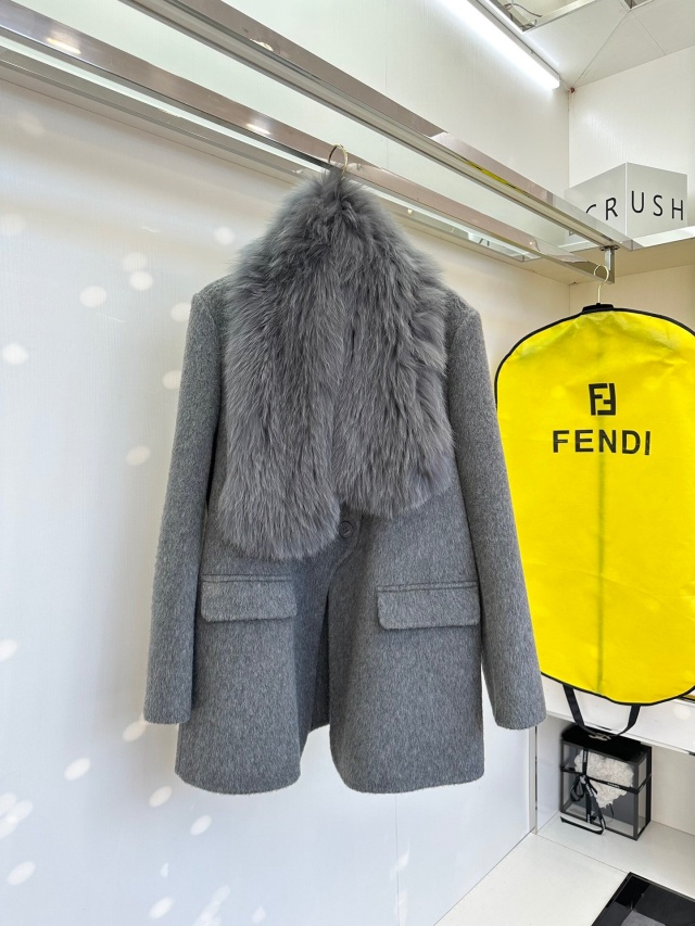 펜디 FENDI 여성 코트 F798