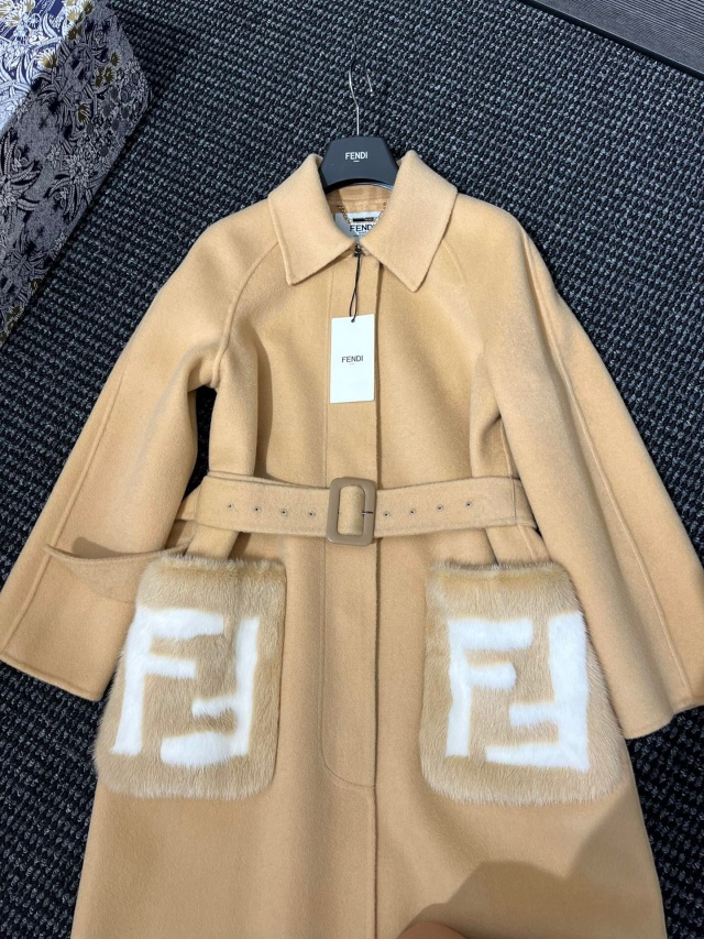 펜디 FENDI 여성 코트 F803