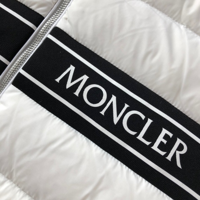 몽클레어 Moncler 남성 니트 패딩 M02909