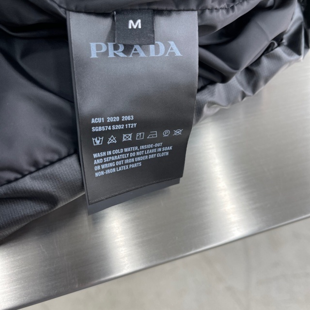 프라다 PRADA 남성 패딩조끼 PD1371