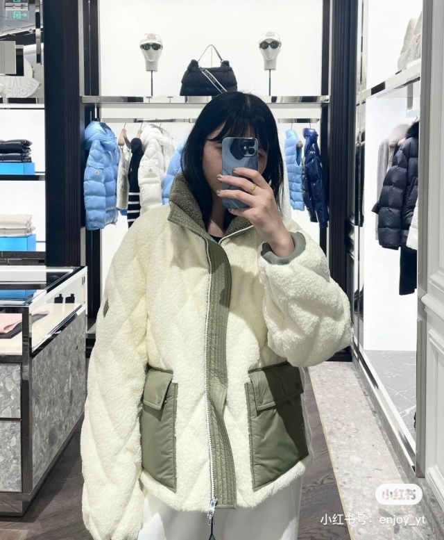 몽클레어 Moncler 여성 패딩 M02956