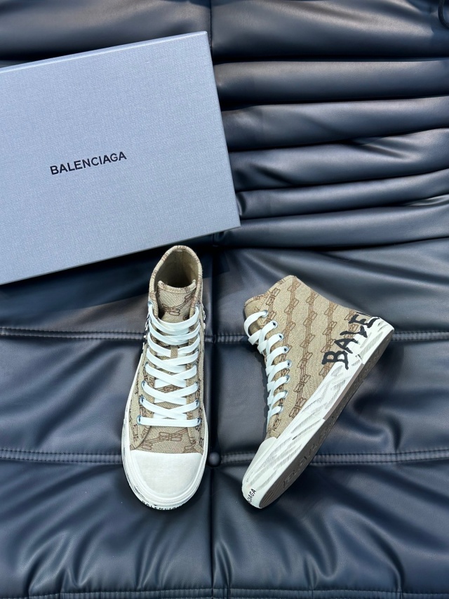 발렌시아가 Balenciaga 남성 하이탑 스니커즈 BG0833