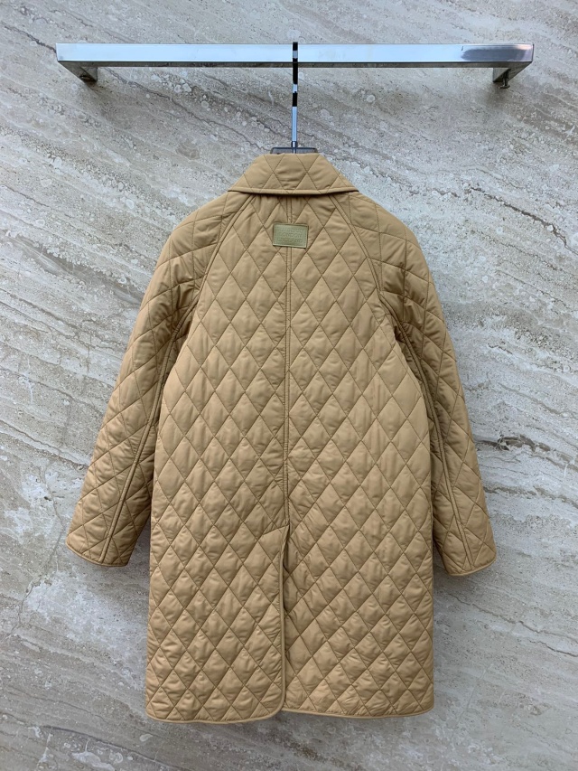 버버리 BURBERRY 여성 경량 패딩 BBR3877