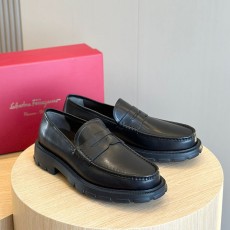 페레가모 FERRAGAMO 남성 로퍼 FM08709