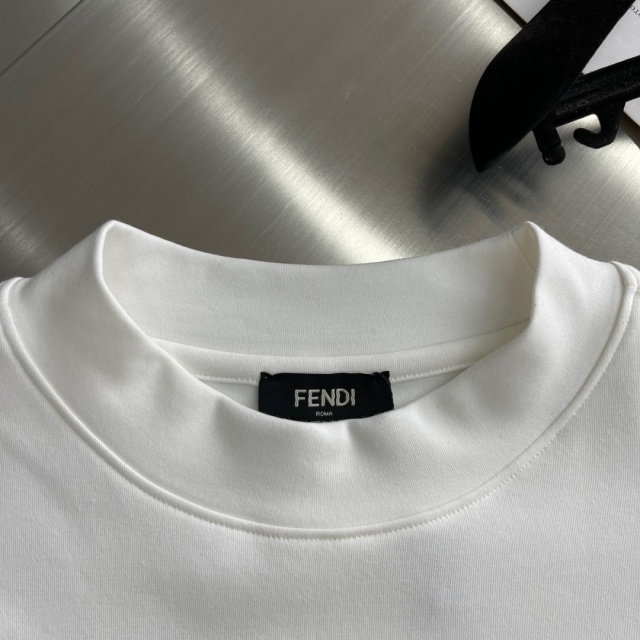 펜디 FENDI 남성 라운드 긴팔 F880