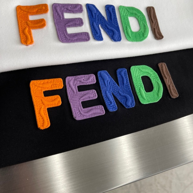 펜디 FENDI 남성 라운드 긴팔 F880