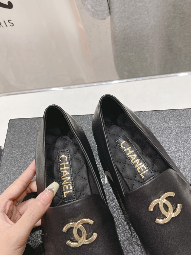 샤넬 CHANEL 여성 로퍼 C01344