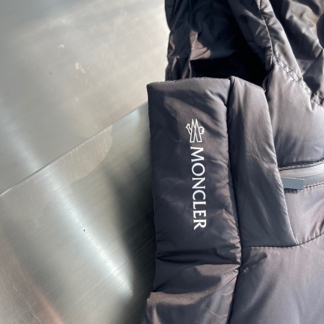 몽클레어 Moncler 남성 패딩 M03032