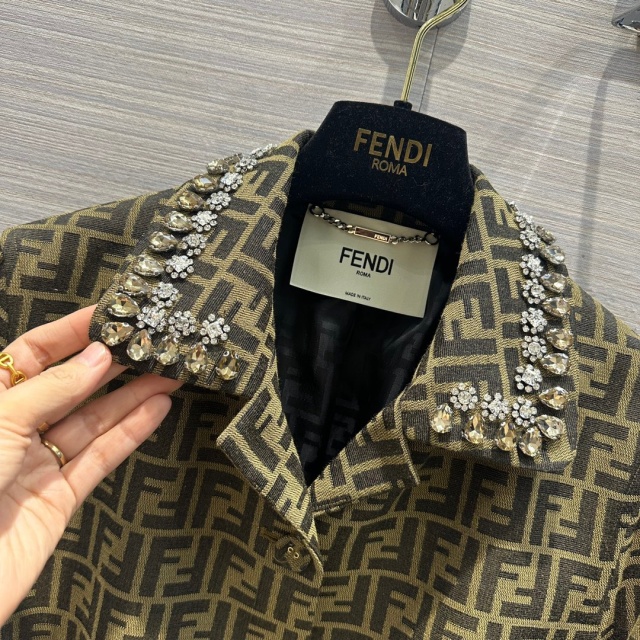 펜디 FENDI 여성 코트 F904