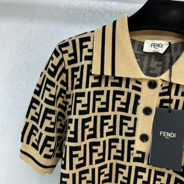 펜디 FENDI 여성 폴로 반팔 F915