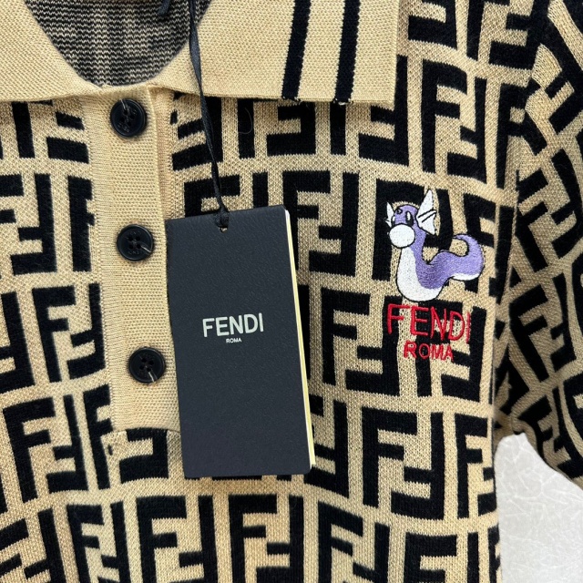 펜디 FENDI 여성 폴로 반팔 F915