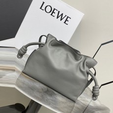 로에베 LOEWE 나파 카프스킨 플라멩코 클러치 LW0161