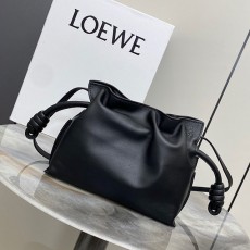 로에베 LOEWE 나파 카프스킨 플라멩코 클러치 LW0161