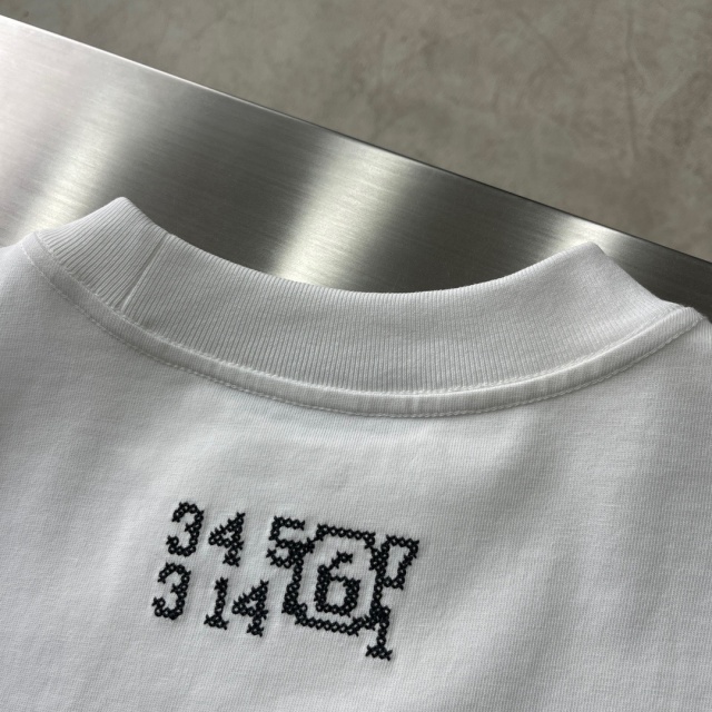 메종 마르지엘라 Maison Margiela 남성 라운드 긴팔 MG126