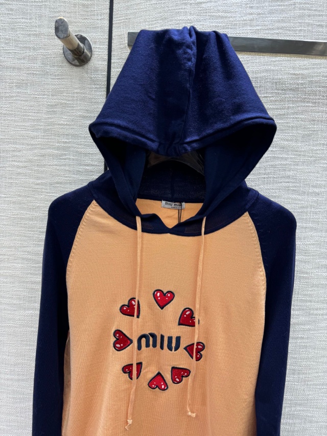 미우미우 MIUMIU 여성 긴팔티 MU01637