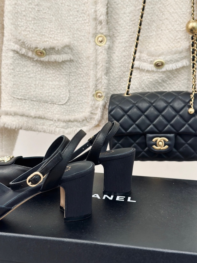 샤넬 CHANEL 여성 샌들 C01447