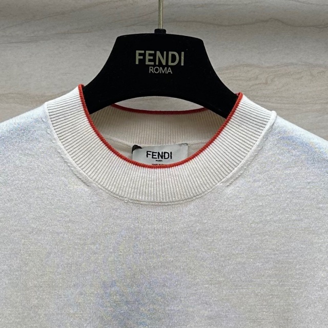 펜디 FENDI 여성 니트 반팔 F1088