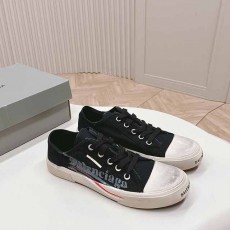 발렌시아가 Balenciaga 남여공용 스니커즈 BG0856