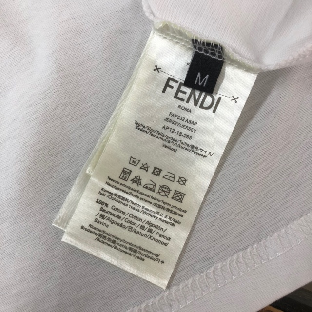 펜디 FENDI 남성 라운드 반팔 F1105