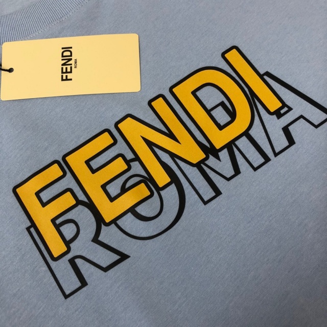 펜디 FENDI 남성 라운드 반팔 F1106