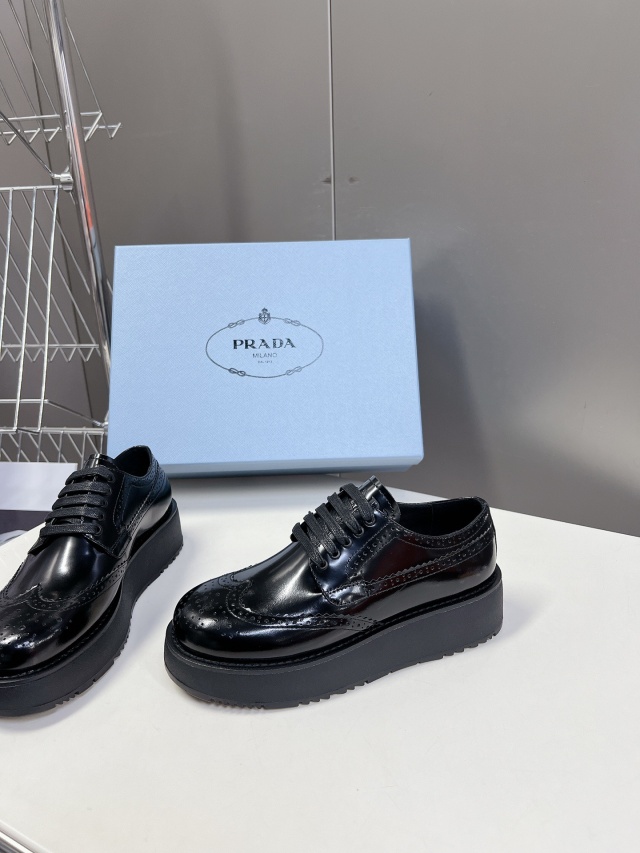 프라다 PRADA 여성 로퍼 PR158