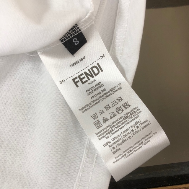 펜디 FENDI 남성 라운드 반팔 F1118