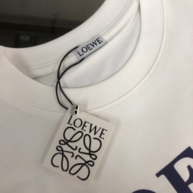 로에베 LOEWE 남성 라운드 반팔 LW0183