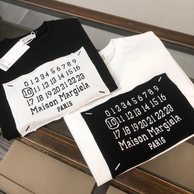 메종 마르지엘라 Maison Margiela 남성 라운드 반팔 MG185