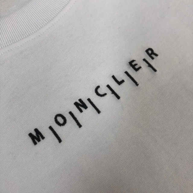 몽클레어 Moncler 남성 라운드 반팔 M03165