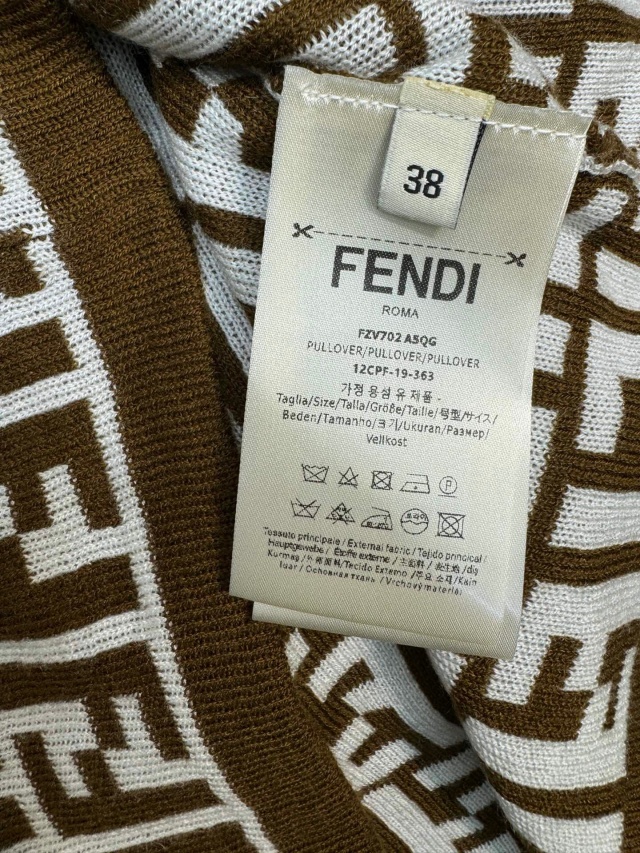 펜디 FENDI 여성 니트 반팔 F1150