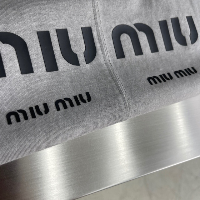 미우미우 MIUMIU 남성 라운드 반팔 MU01812