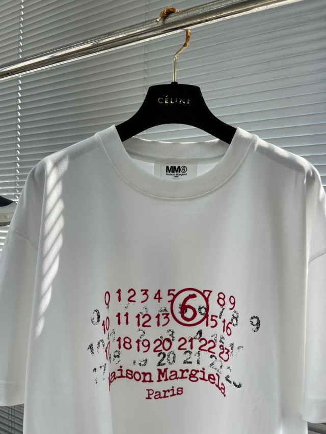 메종 마르지엘라 Maison Margiela 남성 라운드 반팔 MG206