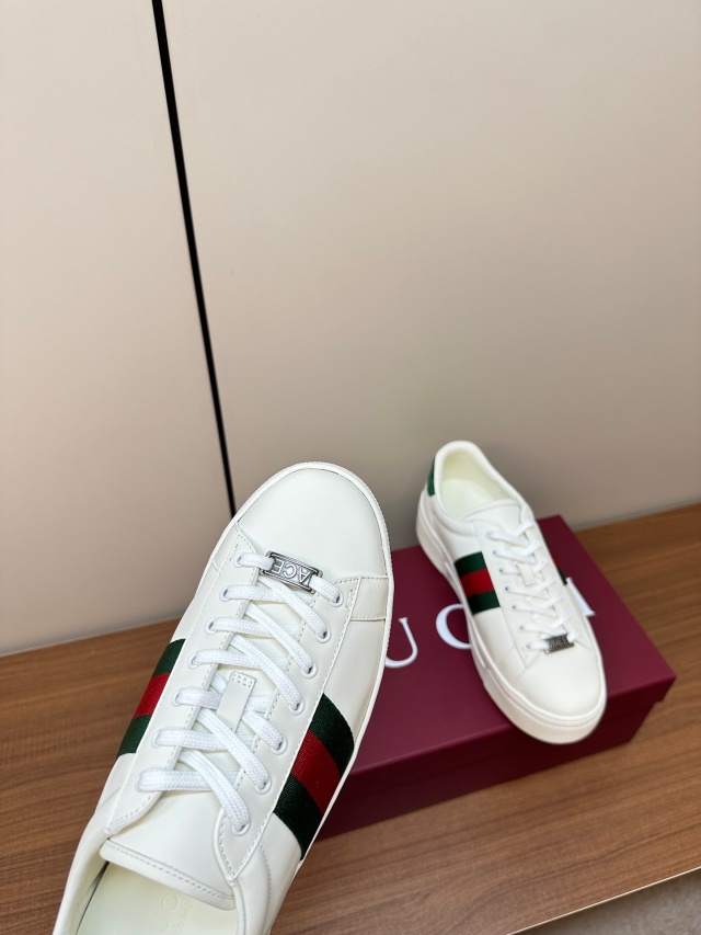 구찌 GUCCI 여성 스니커즈 G3427