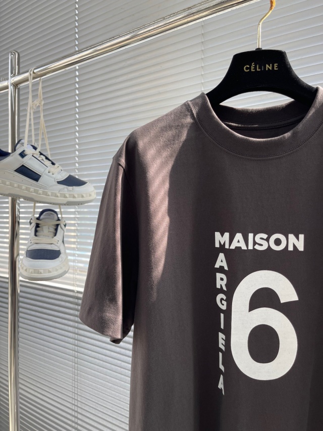 메종 마르지엘라 Maison Margiela 남성 라운드 반팔  MG212