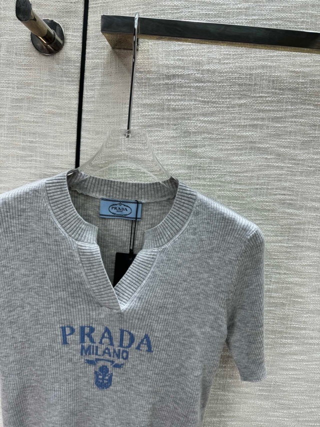 프라다 PRADA 여성 니트 반팔 PD617