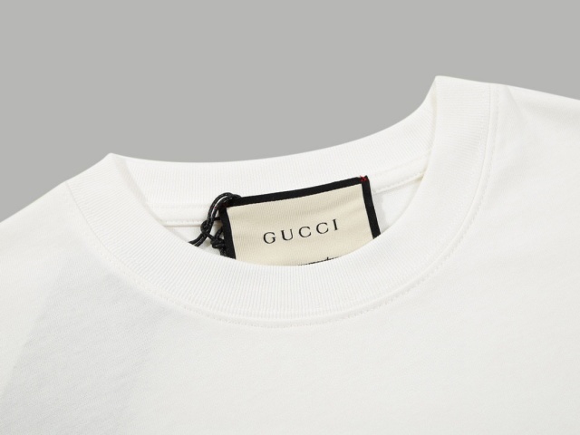 구찌 GUCCI 남성 라운드 반팔 GU5995