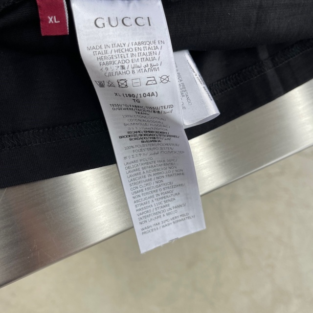 구찌 GUCCI 남성 라운드 반팔 GU6009