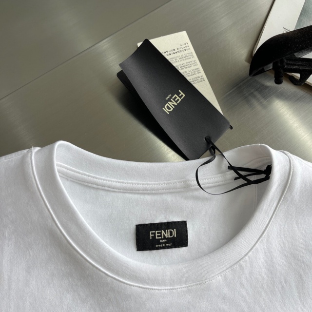 펜디 FENDI 남성 반팔 F1226