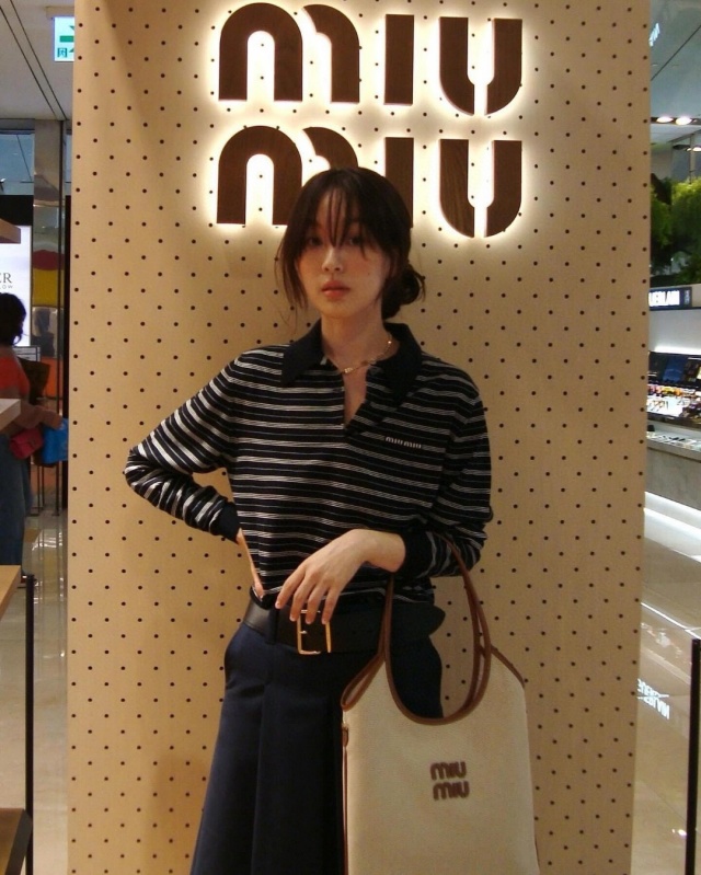 미우미우 MIUMIU 여성 폴로 긴팔티 MU01926