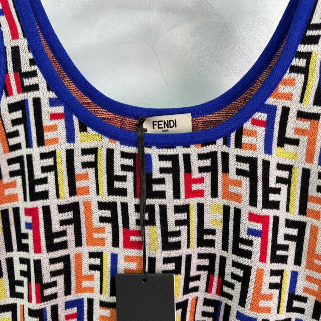 펜디 FENDI 여성 나시 F1242