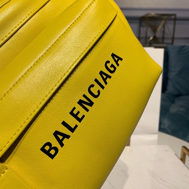 발렌시아가 Balenciaga 남여공용 벨트백  BC0277