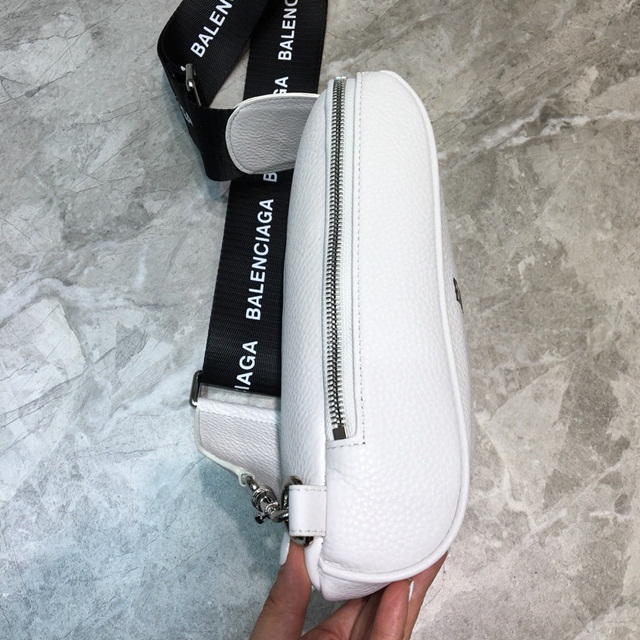 발렌시아가 Balenciaga 남여공용 벨트백 BC0348