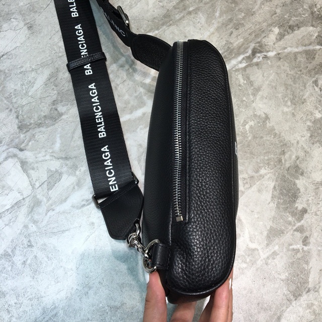 발렌시아가 Balenciaga 남여공용 벨트백 BC0347