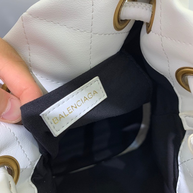 발렌시아가 Balenciaga 버킷백 BC0342