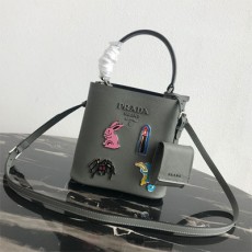 프라다 PRADA 1BA217 사피아노 파니에백 PR01199