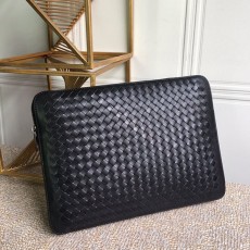 보테가 BOTTEGA VENETA 남성 클러치 BO0497