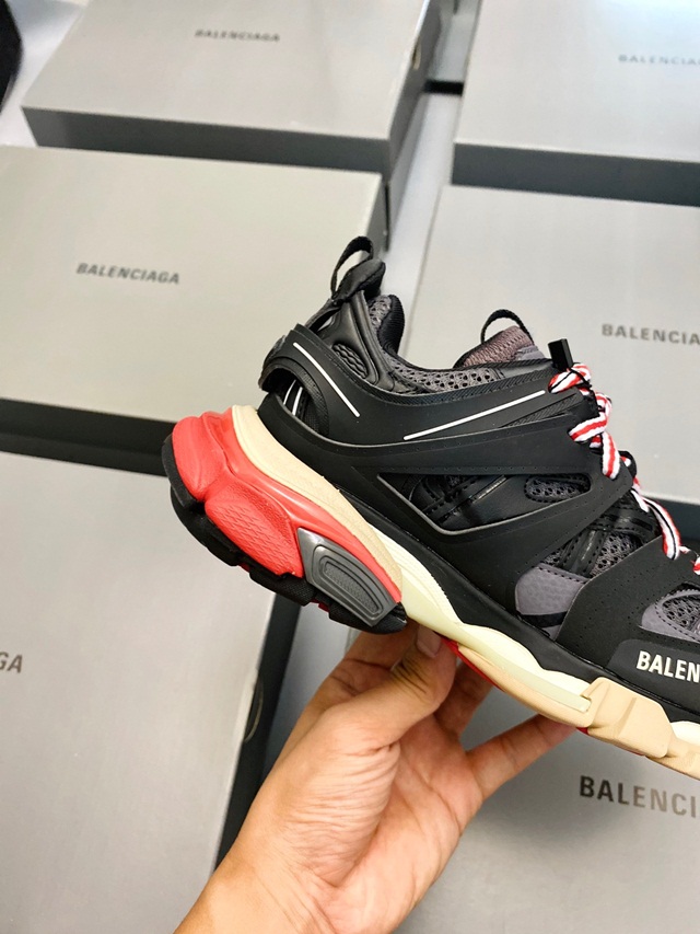 발렌시아가 Balenciaga 남여공용 트랙슈즈 BG0496